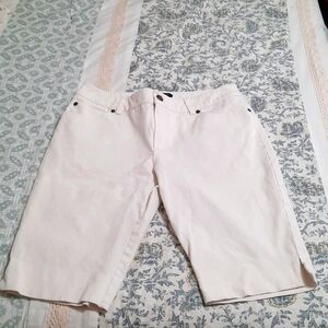 E39 by Eric Size 8 White Mid-Rise Bermuda shorts